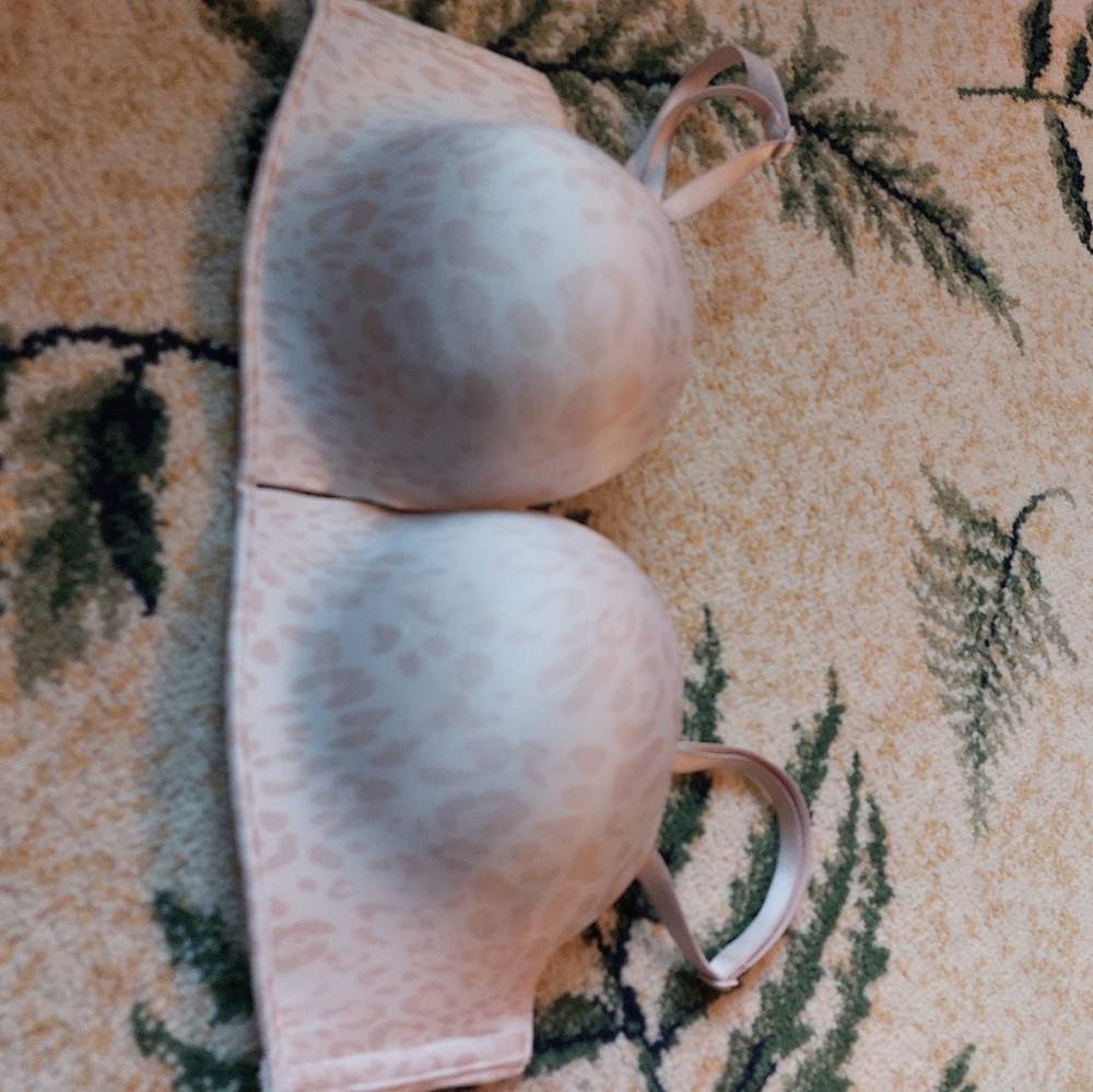 Victoria Secret Bombshell Multiway Bra. Size 34C.